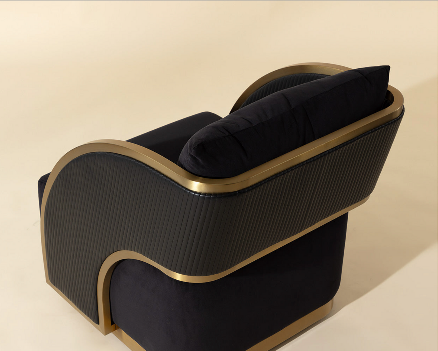 Blazer Swivel Lounge Chair