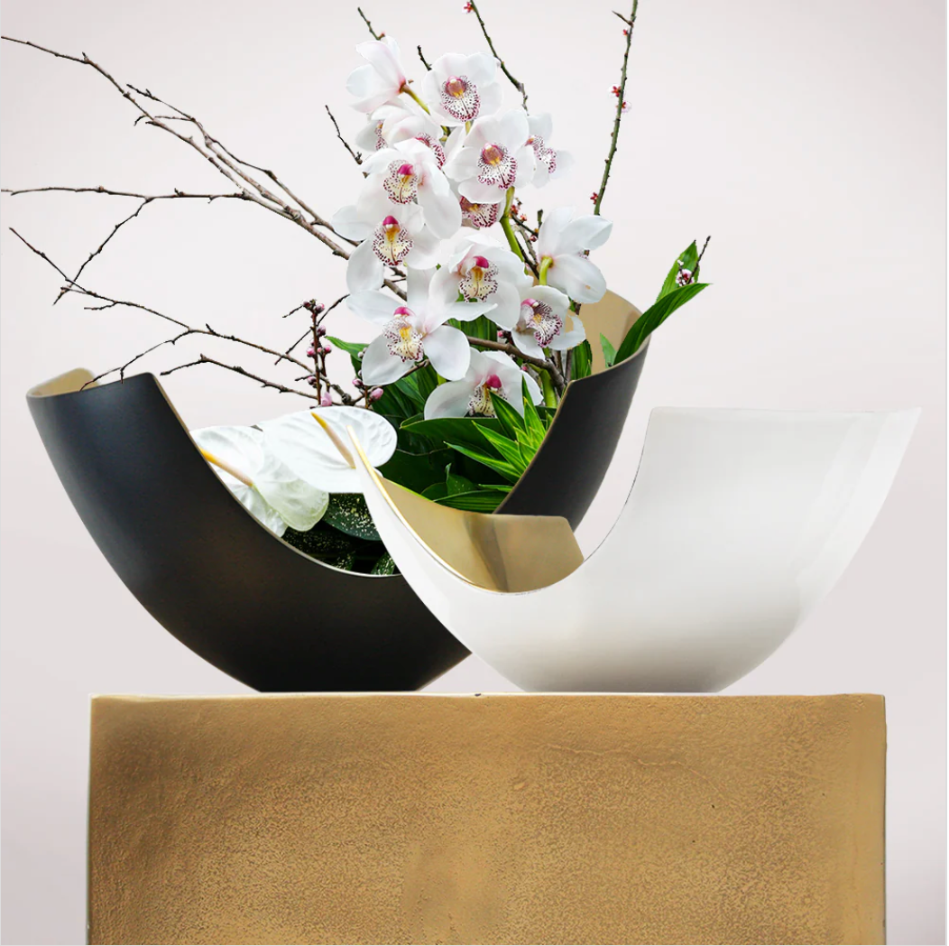 Black & Gold Metal Curve Vase