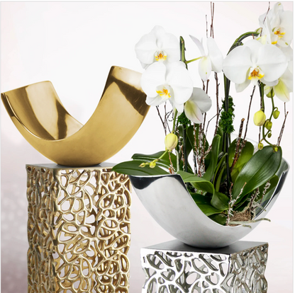 Gold Metal Curve Vase