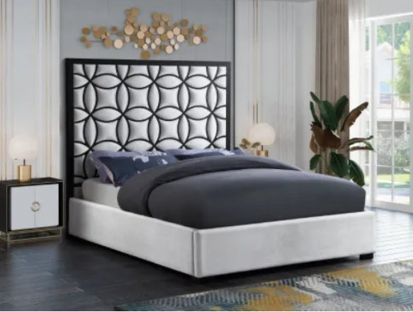 Tila king velvet bed